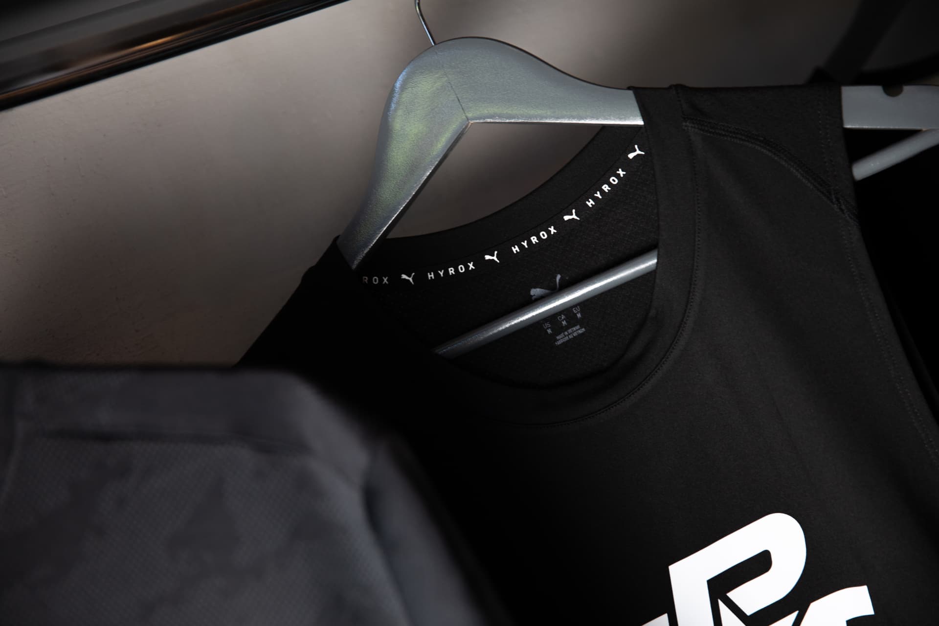 Dettaglio collo t-shirt CPT